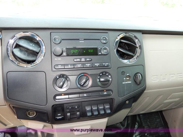 image for item H3034 2008 Ford F450 XLT Super Duty flatbed truck