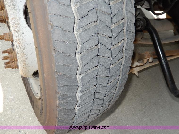 image for item H3034 2008 Ford F450 XLT Super Duty flatbed truck