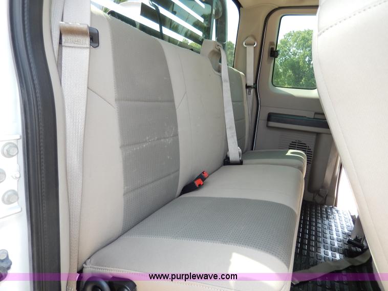 image for item H3034 2008 Ford F450 XLT Super Duty flatbed truck