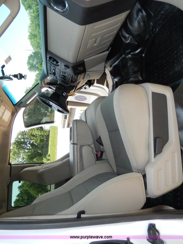 image for item H3034 2008 Ford F450 XLT Super Duty flatbed truck