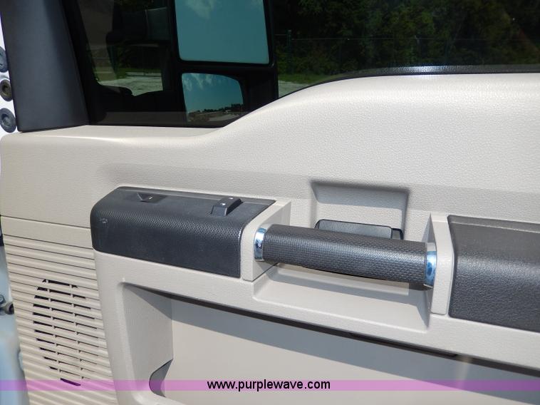 image for item H3034 2008 Ford F450 XLT Super Duty flatbed truck