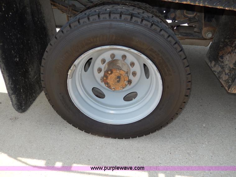 image for item H3034 2008 Ford F450 XLT Super Duty flatbed truck