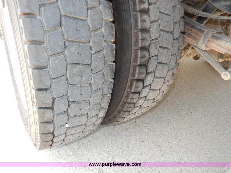 image for item H3034 2008 Ford F450 XLT Super Duty flatbed truck