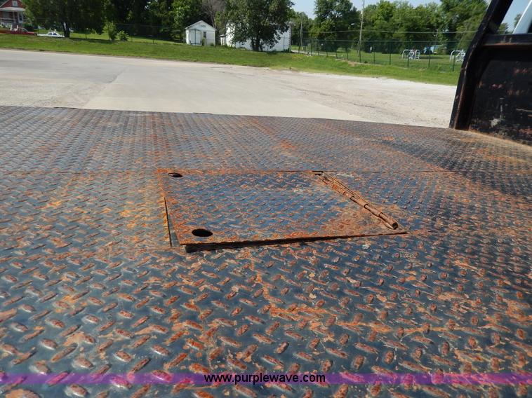 image for item H3034 2008 Ford F450 XLT Super Duty flatbed truck