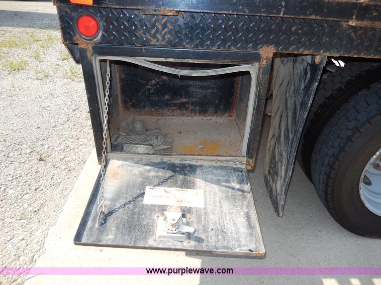 image for item H3034 2008 Ford F450 XLT Super Duty flatbed truck