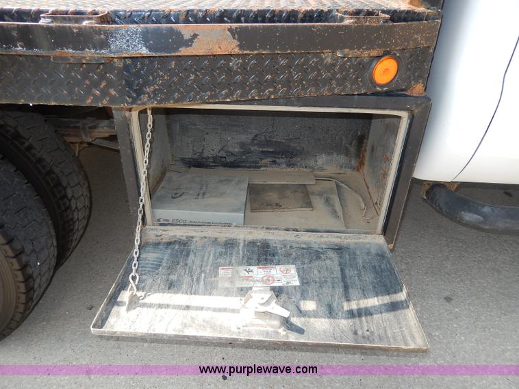 image for item H3034 2008 Ford F450 XLT Super Duty flatbed truck