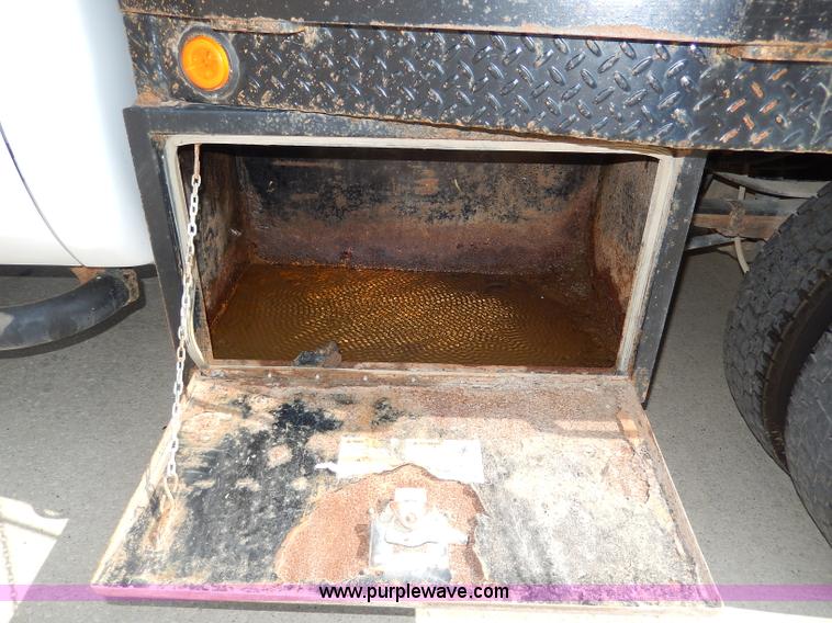 image for item H3034 2008 Ford F450 XLT Super Duty flatbed truck