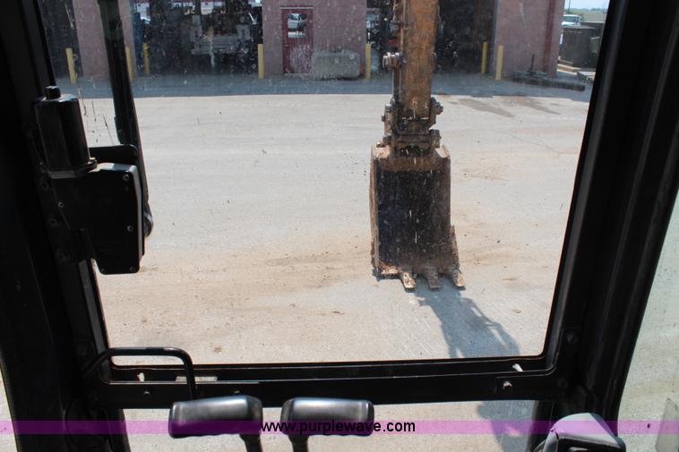 image for item H6729 2003 Case CX225SR excavator