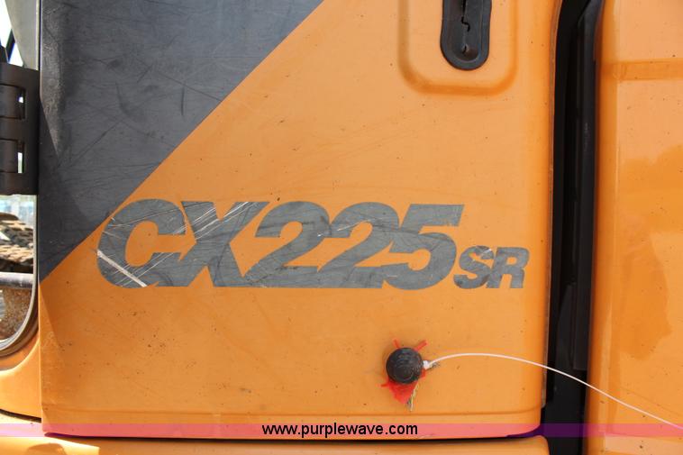 image for item H6729 2003 Case CX225SR excavator