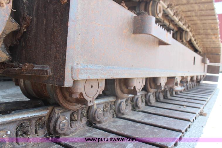 image for item H6729 2003 Case CX225SR excavator