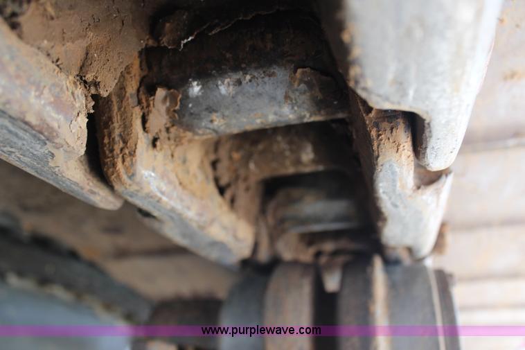 image for item H6729 2003 Case CX225SR excavator