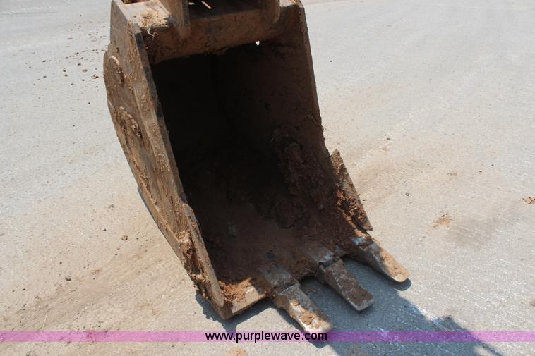 image for item H6729 2003 Case CX225SR excavator