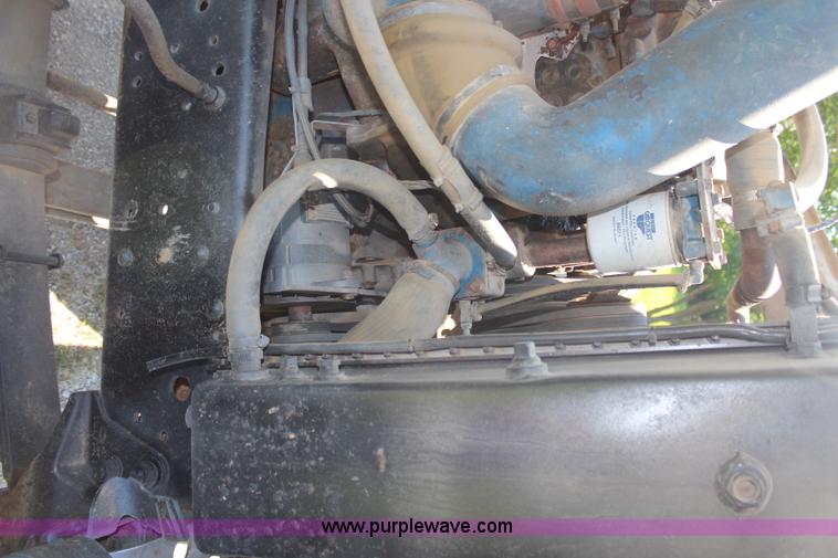 image for item H6732 1975 Ford 900 dump truck