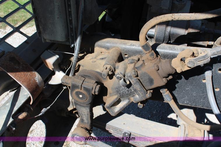 image for item H6732 1975 Ford 900 dump truck