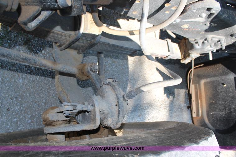 image for item H6732 1975 Ford 900 dump truck