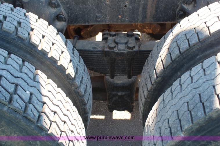 image for item H6732 1975 Ford 900 dump truck