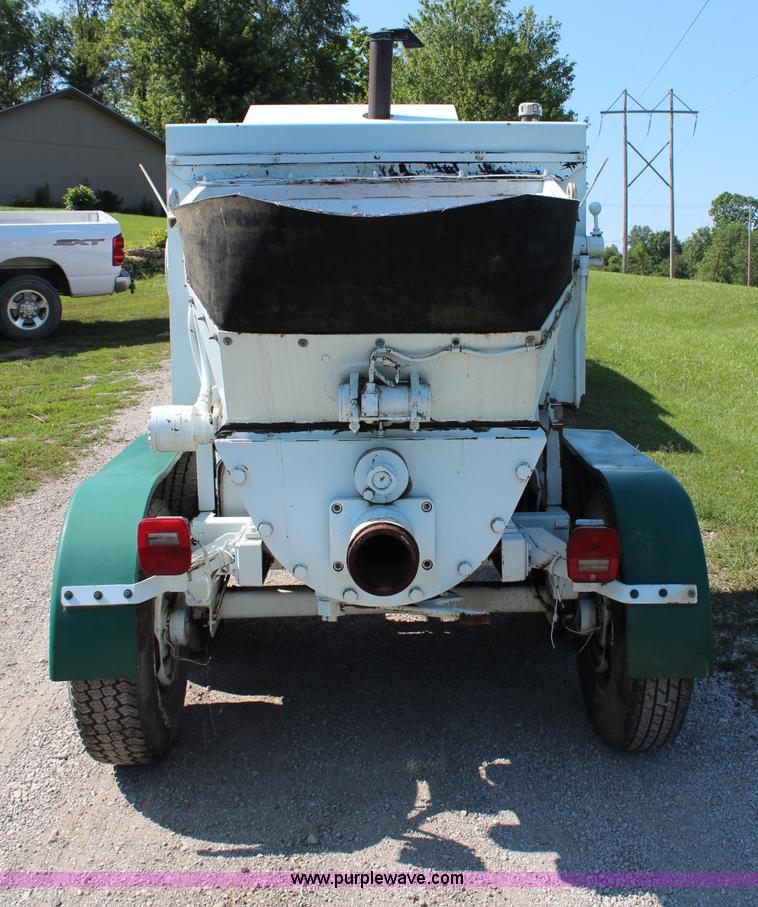 image for item H6734 1994 Schwing concrete pump