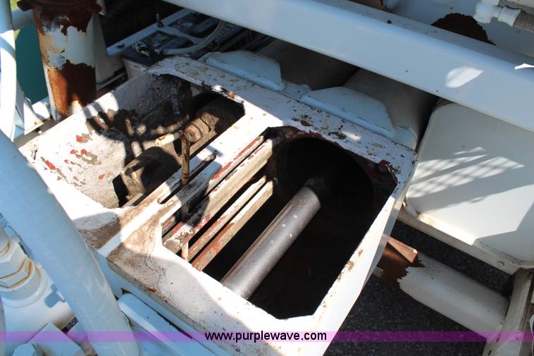 image for item H6734 1994 Schwing concrete pump