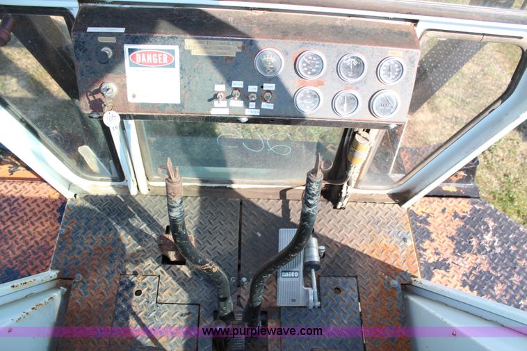 image for item H6744 Telelect digger derrick machine