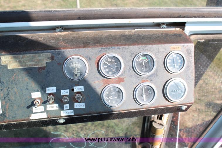 image for item H6744 Telelect digger derrick machine