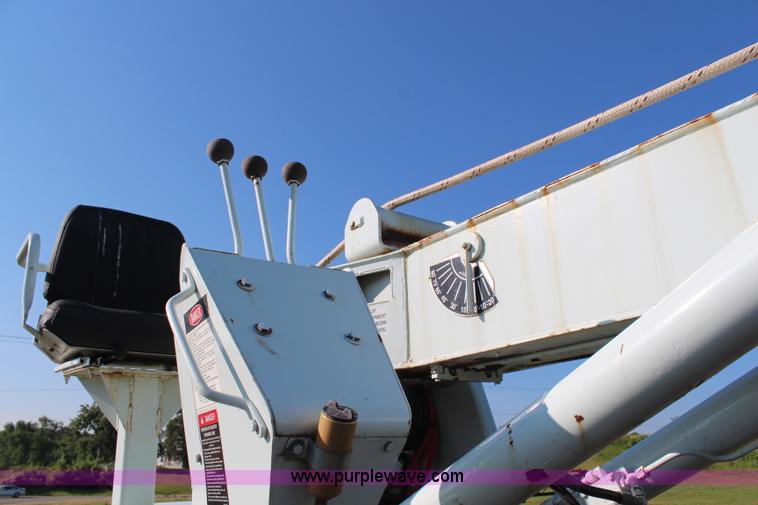 image for item H6744 Telelect digger derrick machine