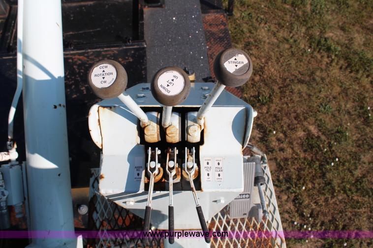 image for item H6744 Telelect digger derrick machine