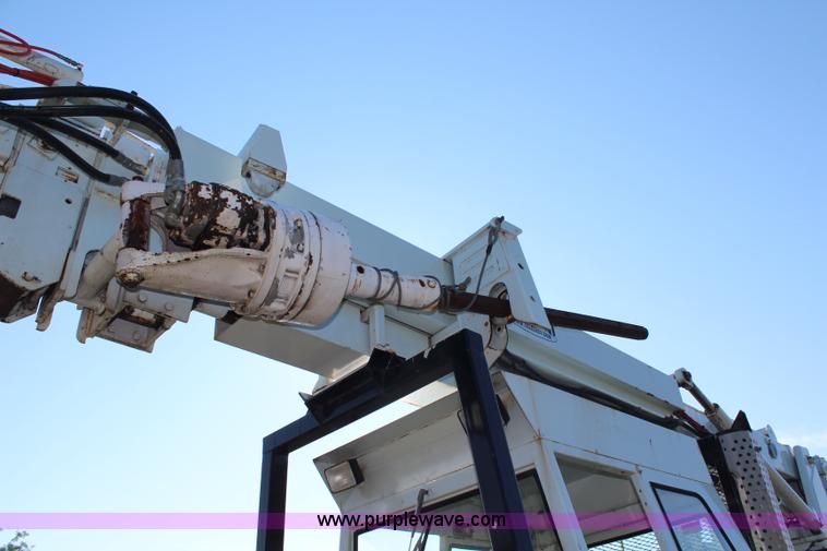 image for item H6744 Telelect digger derrick machine