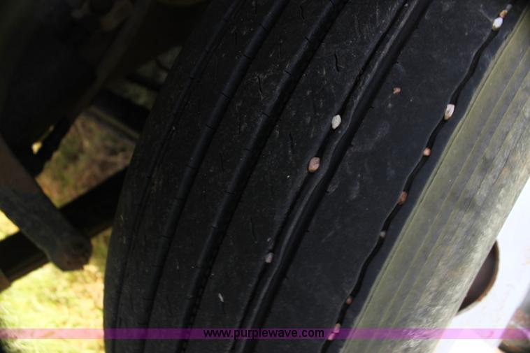 image for item H7423 1985 International 2375 dump truck