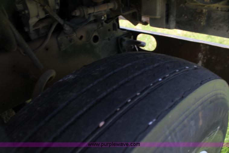 image for item H7423 1985 International 2375 dump truck