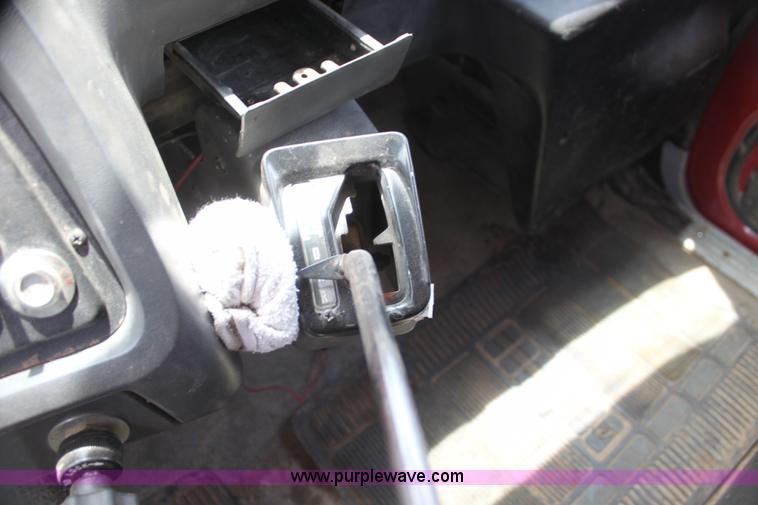 image for item H7449 1995 Ford L8000 dump truck