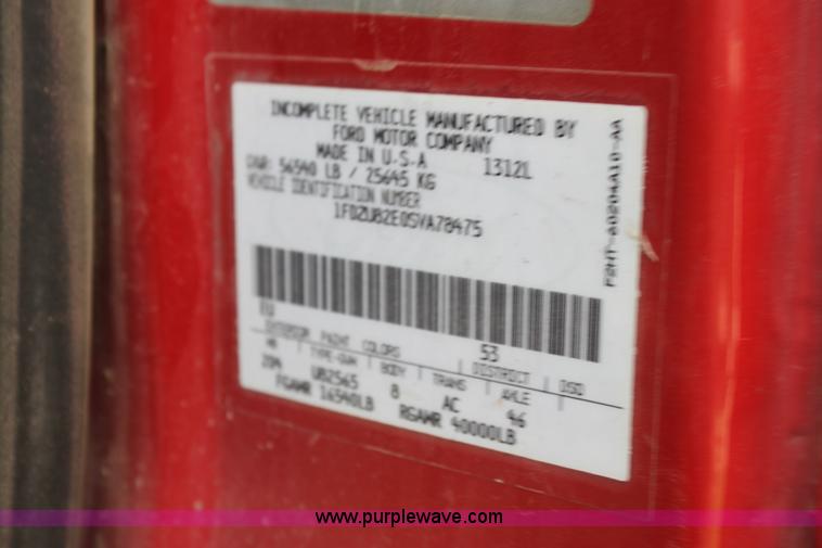 image for item H7449 1995 Ford L8000 dump truck