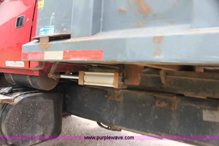 image for item H7449 1995 Ford L8000 dump truck