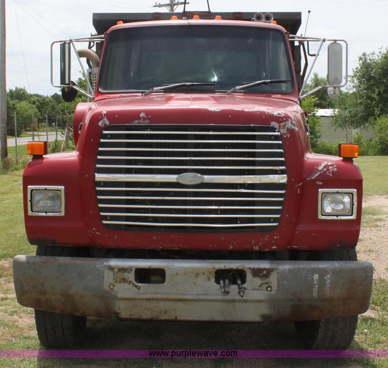 image for item H7450 1994 Ford L8000 dump truck