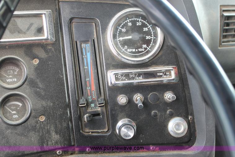 image for item H7450 1994 Ford L8000 dump truck