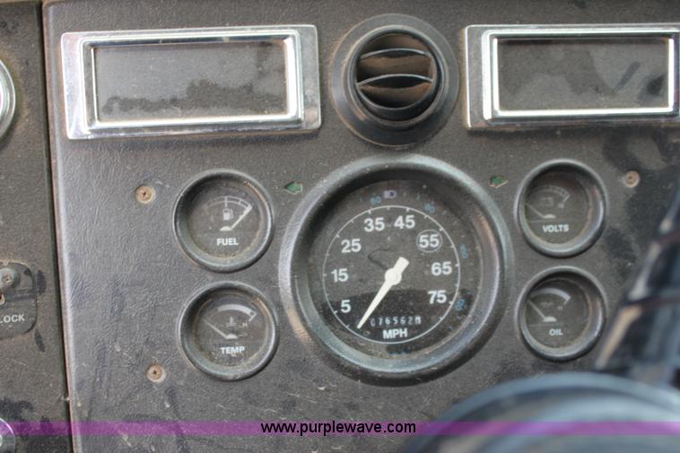 image for item H7450 1994 Ford L8000 dump truck