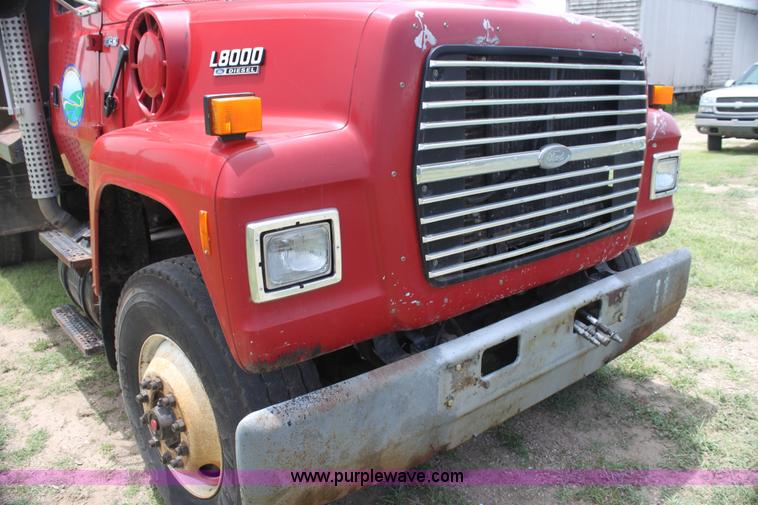 image for item H7450 1994 Ford L8000 dump truck