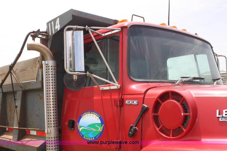 image for item H7450 1994 Ford L8000 dump truck