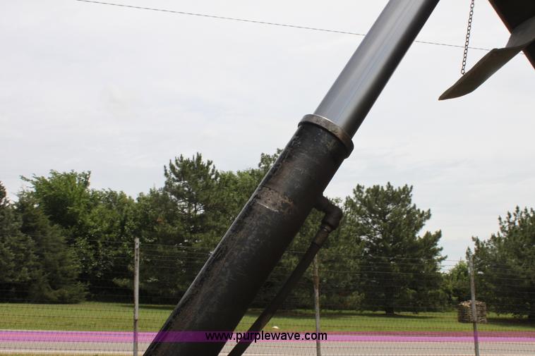 image for item H7450 1994 Ford L8000 dump truck