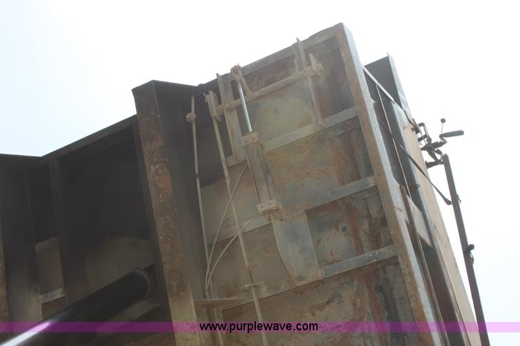 image for item H7450 1994 Ford L8000 dump truck