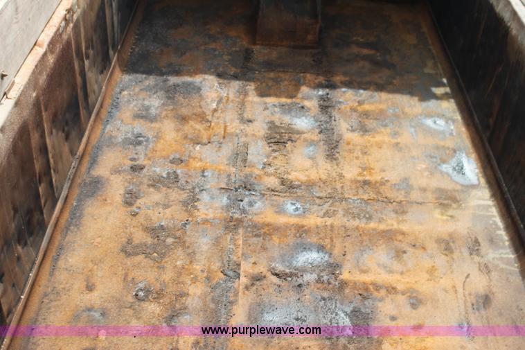 image for item H7450 1994 Ford L8000 dump truck