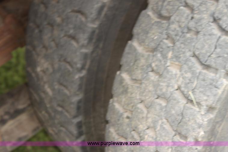 image for item H7450 1994 Ford L8000 dump truck