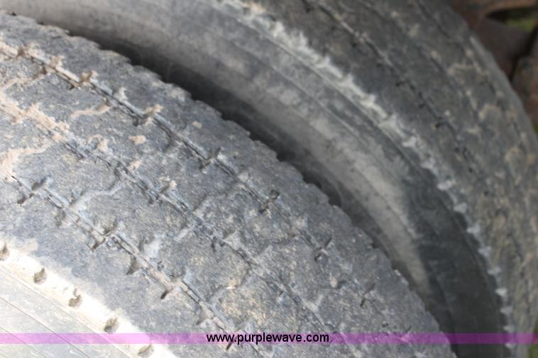 image for item H7450 1994 Ford L8000 dump truck