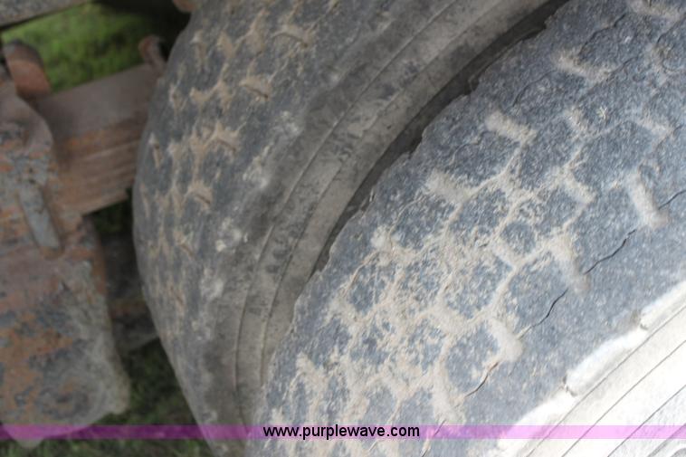 image for item H7450 1994 Ford L8000 dump truck