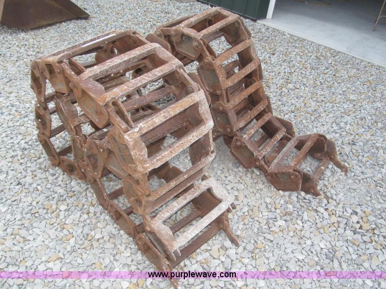 image for item K9728 Grouser steel tracks