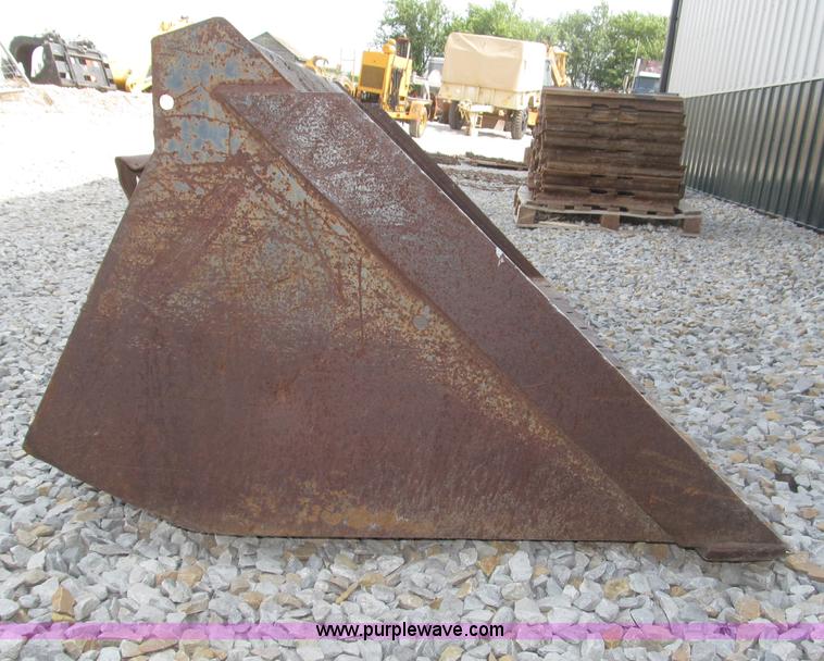 image for item K9729 Light material 82" bucket