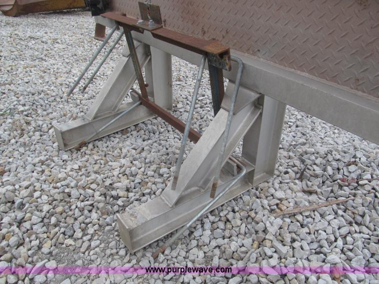 image for item K9740 Merritt aluminum headache rack