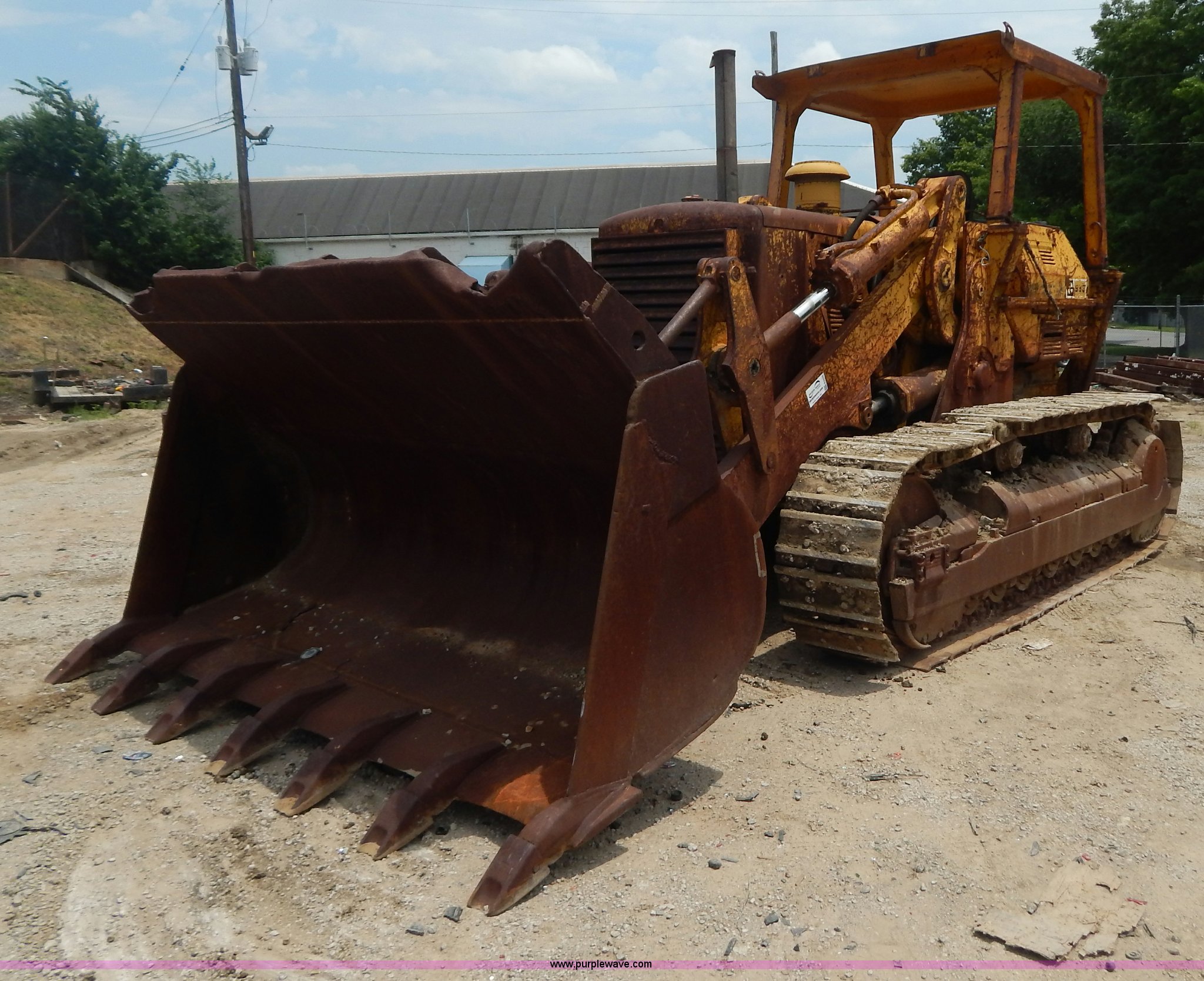 1977 Caterpillar 983 track loader in Kansas City, MO Item G3270 sold