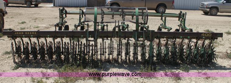 image for item AE9145 John Deere 400 six row rotary hoe