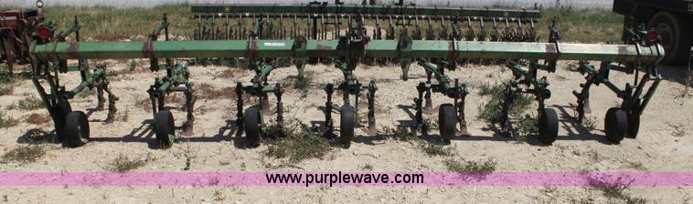 image for item AE9146 John Deere RG630 six row cultivator