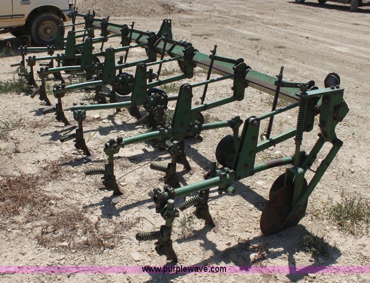 image for item AE9146 John Deere RG630 six row cultivator